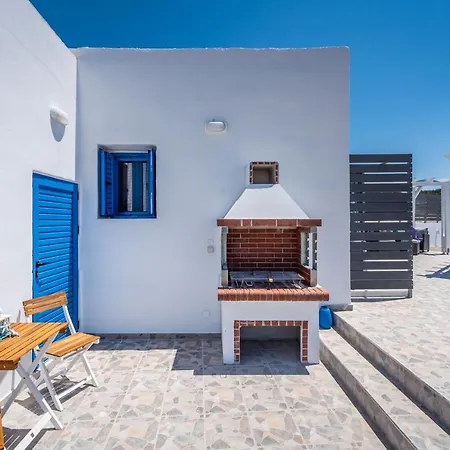 Santa Marina Milos * Mytakas